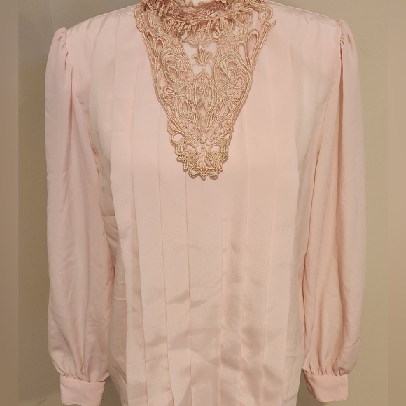 Vintage Worthington Womens's Light Pink Blouse with Lace detail, size 8 - Picture 8 of 12